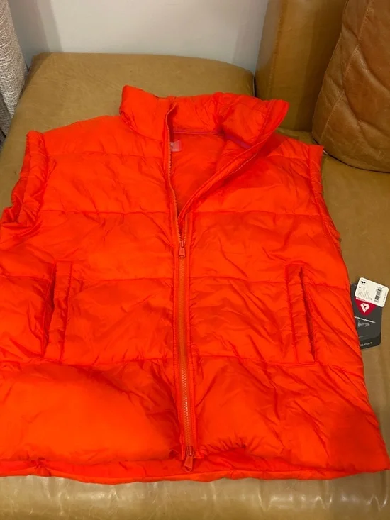 FREE PEOPLE In A Bubble Puffer Vest - Picture 5 of 8